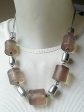 Collier chaine réglable perle couleur argent translucide rose bijou vintage 5457