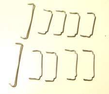 R 15472 JEUX DE MAINS MONTOIRS