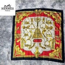 Très populaire foulard HERMES Carre 90 ETRIERS motif armure