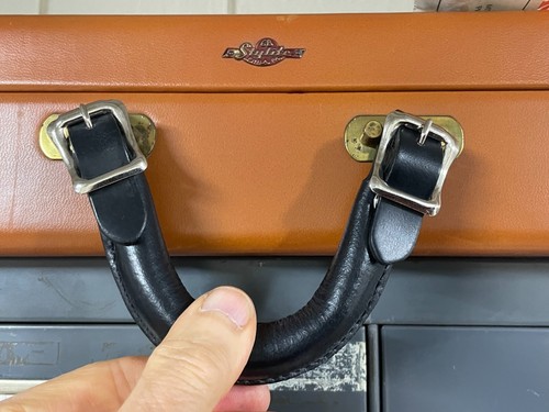 Leather buckle case - handle, for