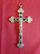 pendentif crucifix croix tréflé tête mort