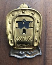 PINCE À COURRIER FORME FER A