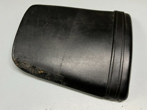 Une selle passager arriere ref - une,