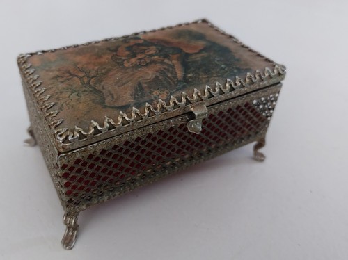 Ancienne petite boîte a - ,