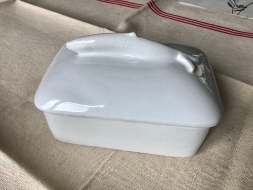 Jolie boîte beurrier - boîte,