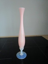 VASE SOLIFLORE  EN OPALINE