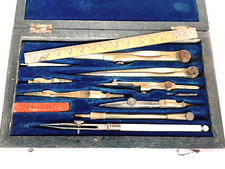 Ancienne boite compas en - à,