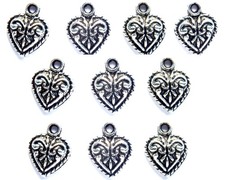 LOT 10 CHARMS/BRELOQUES  plaqué argent : coeur 11*11mm (05)