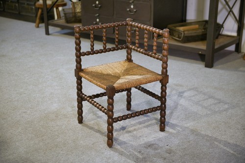 Chaise angle bois tourné - chaise,