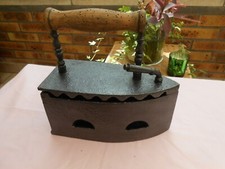 ANCIEN FER A REPASSER A BRAISE