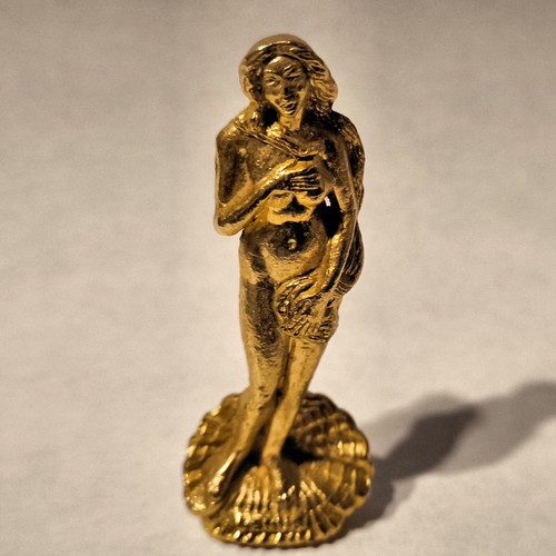 Figurine erotique femme nue