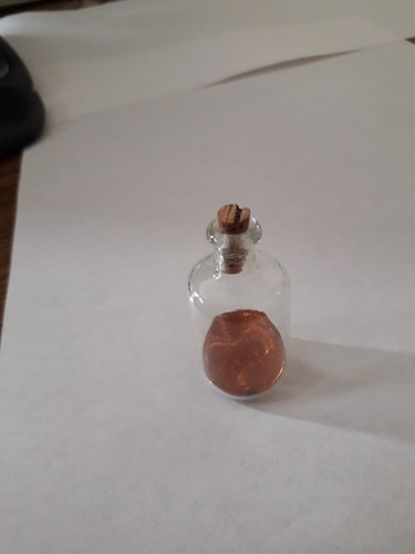 Petite bouteille pour parfum