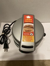 BREAKFAST SANDWICH MAKER-Makes