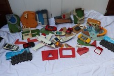 GROS LOT PIECES DIVERSES PLAYMOBIL AVION ELEMENT VEHICULES RAILS.. / PORT OFFERT