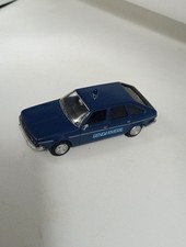 Renault 30 gendarmerie les miniatures de norev 1.43