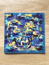 HERMÈS PARIS CATALOGUE FOULARD CARRÉ COLLECTION AUTOMNE HIVER 2010 LIVRE BOOKLET