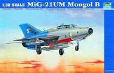 1:32 TRUMPETER KIT Mig-21 Um