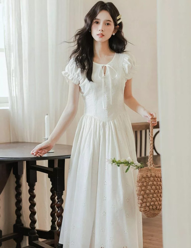 Robe blanche brodée - robe,