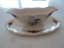 Ancienne saucière sur