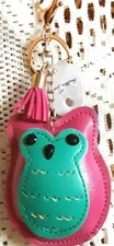 Bijou de sac à main ou porte clefs chouette cuir vert et fuschia et métal doré