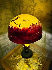 Grande lampe en pate de verre