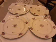 4 ASSIETTES PLATES PORCELAINE