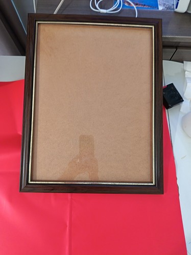 Cadre bois vitre - bois, verre.