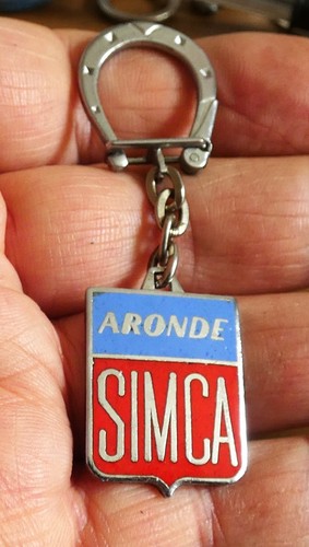 Ancien porte clé métal