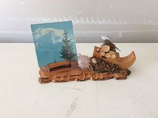 Luge décoratif sur socle en bois