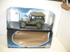 SOLIDO 1:18, trés grande jeep militaire US ARMY 1942 bache colle, capot ouvrant