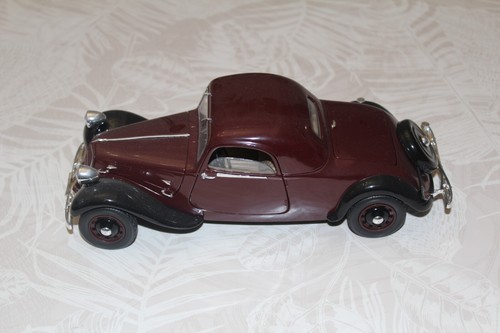 Voiture collection 18 - collection, 1/18