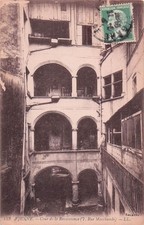 69 LYON COUR DE LA RENAISSANCE