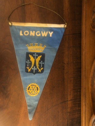 Ancien fanion rotary club - du,