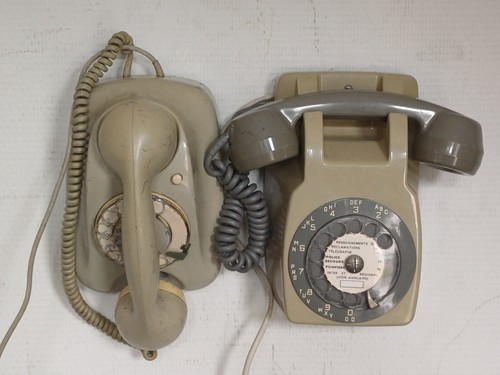 Lot ancien téléphone mural - lot,
