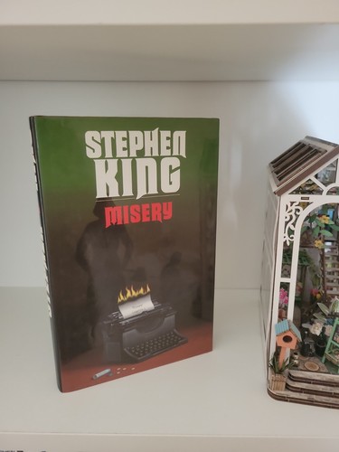 Roman misery stephen king - roman,