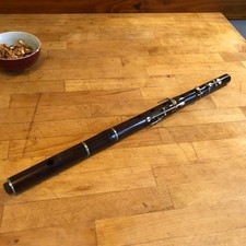 Flûte romantique en bois  accordée en Fa. Milieu  XIXème. Flûte tierce.