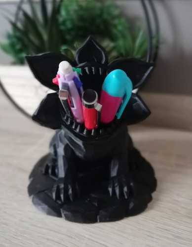 Pot crayons démon gorgon - à,