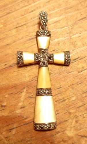 Très belle croix - (924),