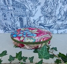 ANCIENNE BOITE A COUTURE EN