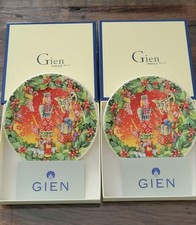 Lot de 2 assiettes en faïence