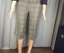 Bermuda (ou pantacourt) marron à carreaux,Taille 2.  