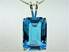 Agréable pendentif fait main