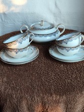 Service de café à Théodore