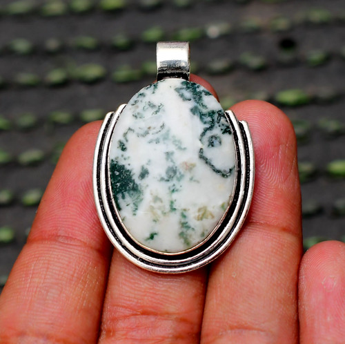 Bijou pendentif fait - main, en