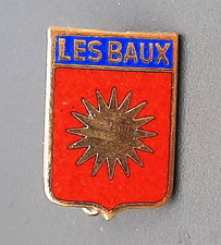 Insigne émail LES BAUX DE
