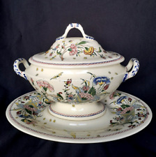 GIEN corne d'abondance belle soupière sur son plat de service