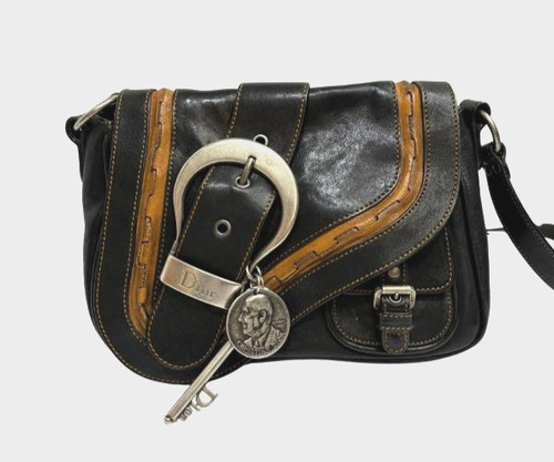 Dior gaucho saddle shoulder - dior,