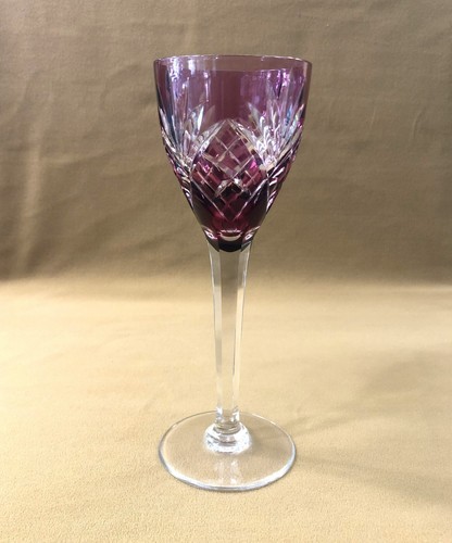 Verre vin signé - à,
