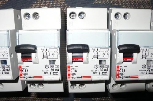 Disjoncteur differentiel 16a - disjoncteur,