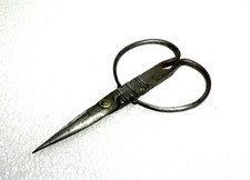 paire de ciseaux a broderie en